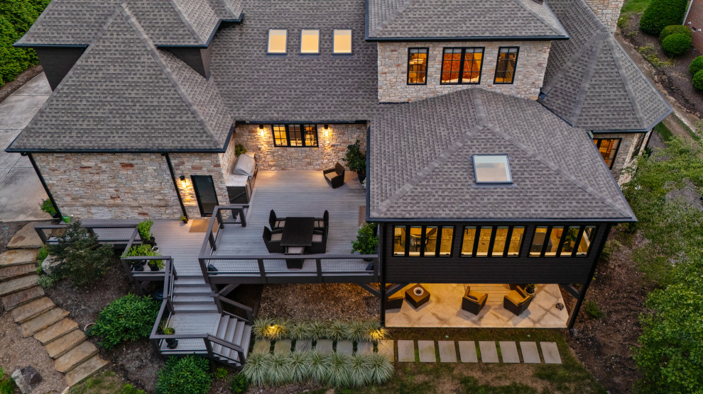 Inspiration for a transitional deck remodel in Raleigh