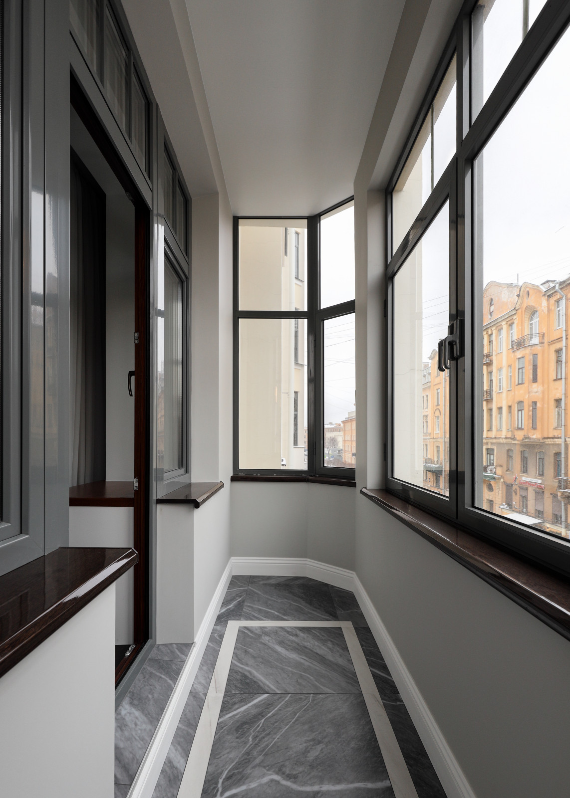 Реализованный дизайн-проект квартиры 90 кв.м.в стиле неоклассика