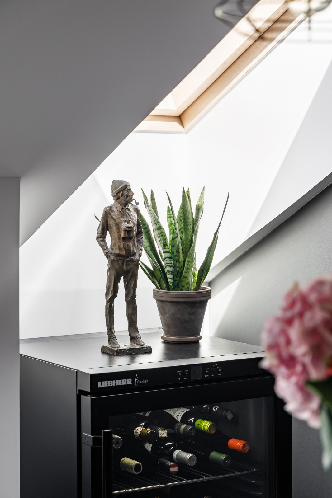 Мансардная двухуровневая квартира в скандинавском стиле