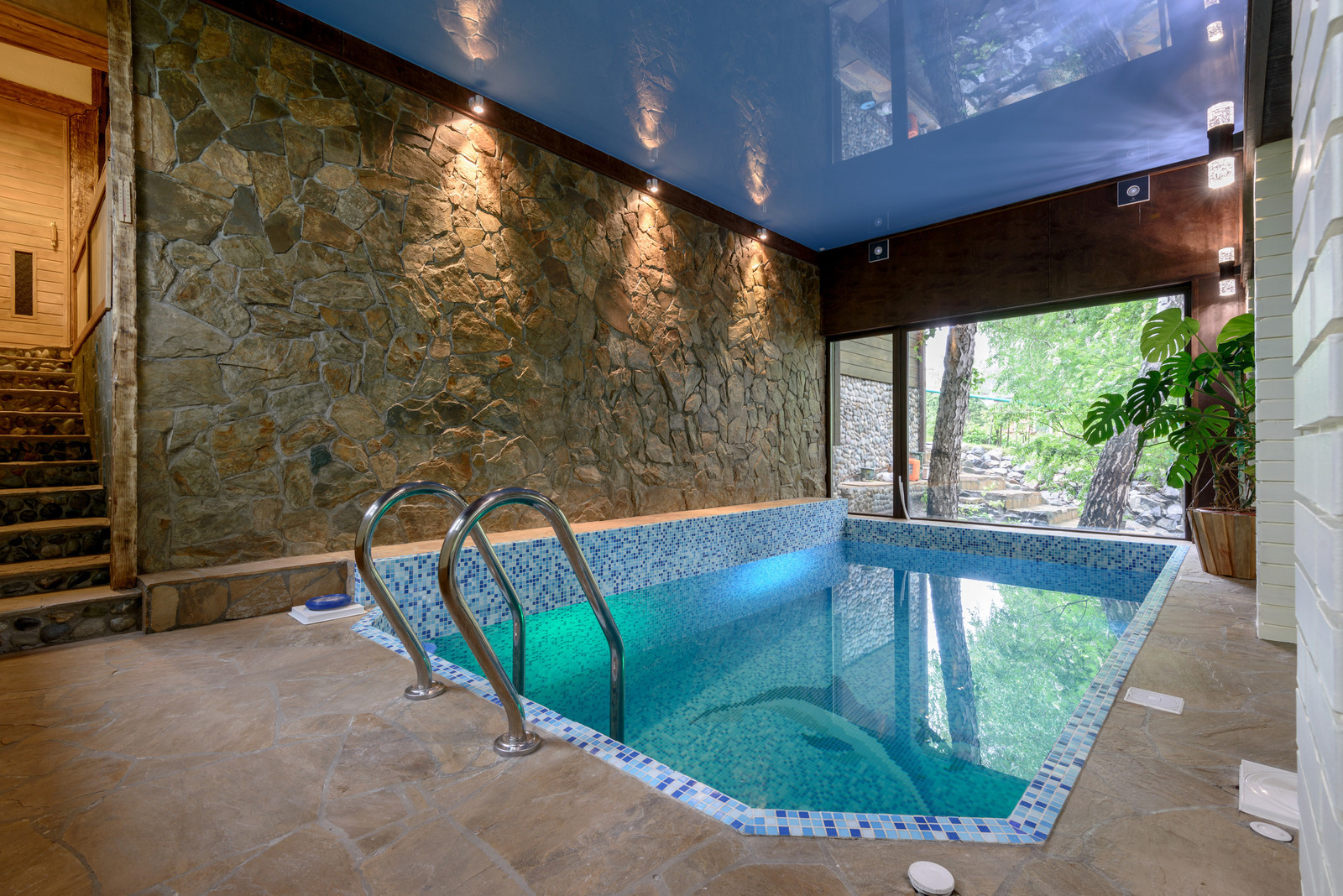 Частный спа-комплекс с стиле Шале