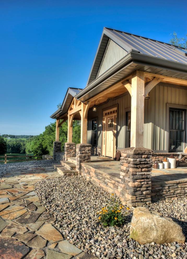 Inspiration for a rustic home design remodel in Cleveland
