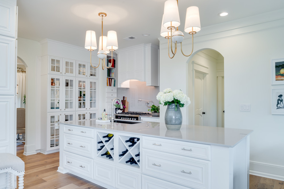 Transitional kitchen photo in Indianapolis