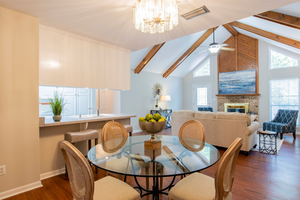 Dining room - transitional dining room idea