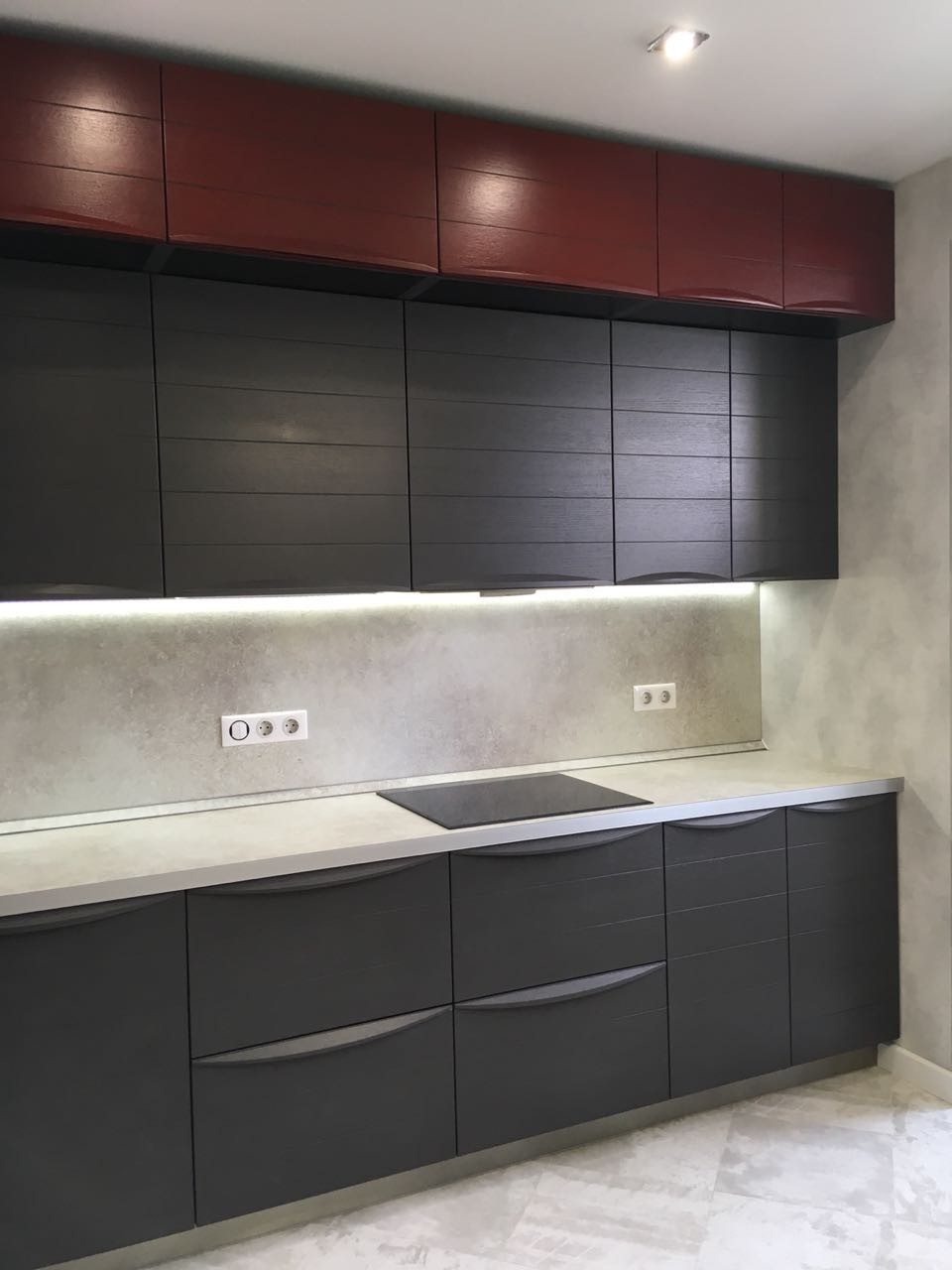 Угловая кухня в современном стиле