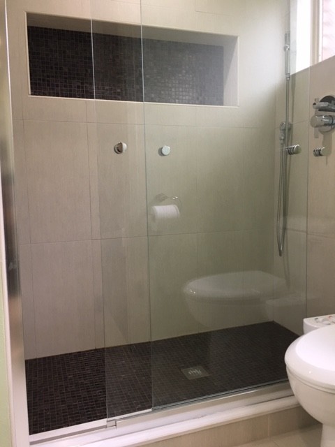 Bathroom Remodel modern-badezimmer