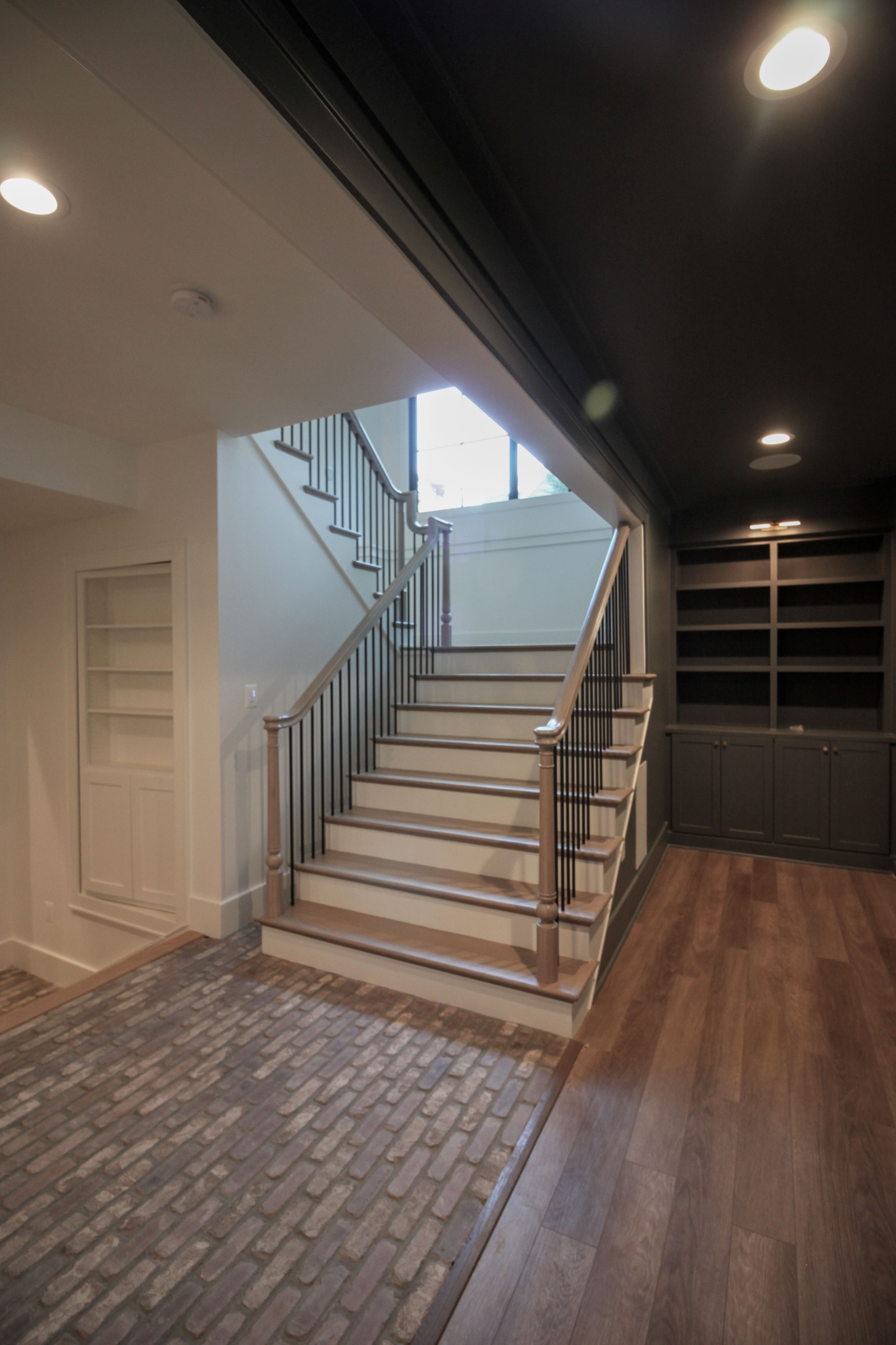 93_Captivating Light Wood Railing System with Black Spindles, Arlington VA 22207