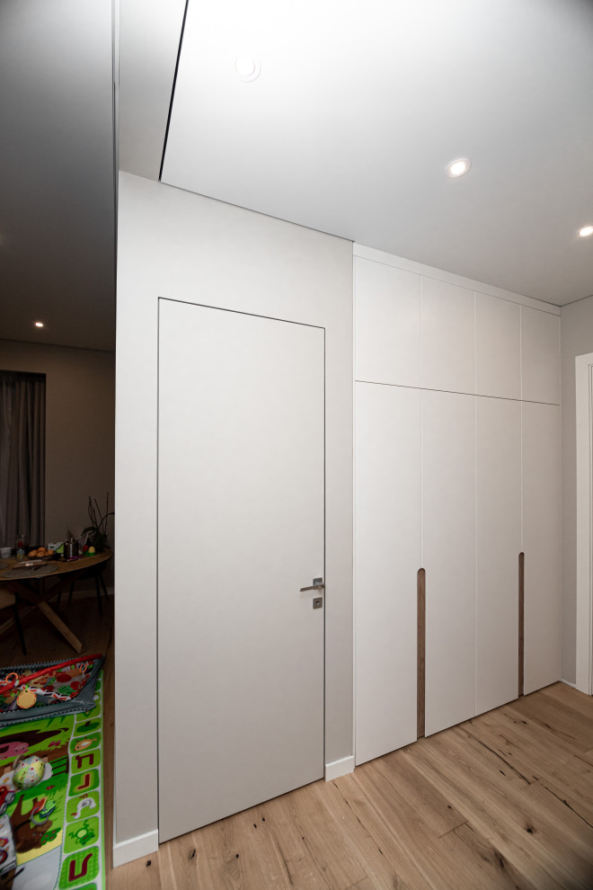 Гардероб и шкаф в прихожую в минималистичном стиле