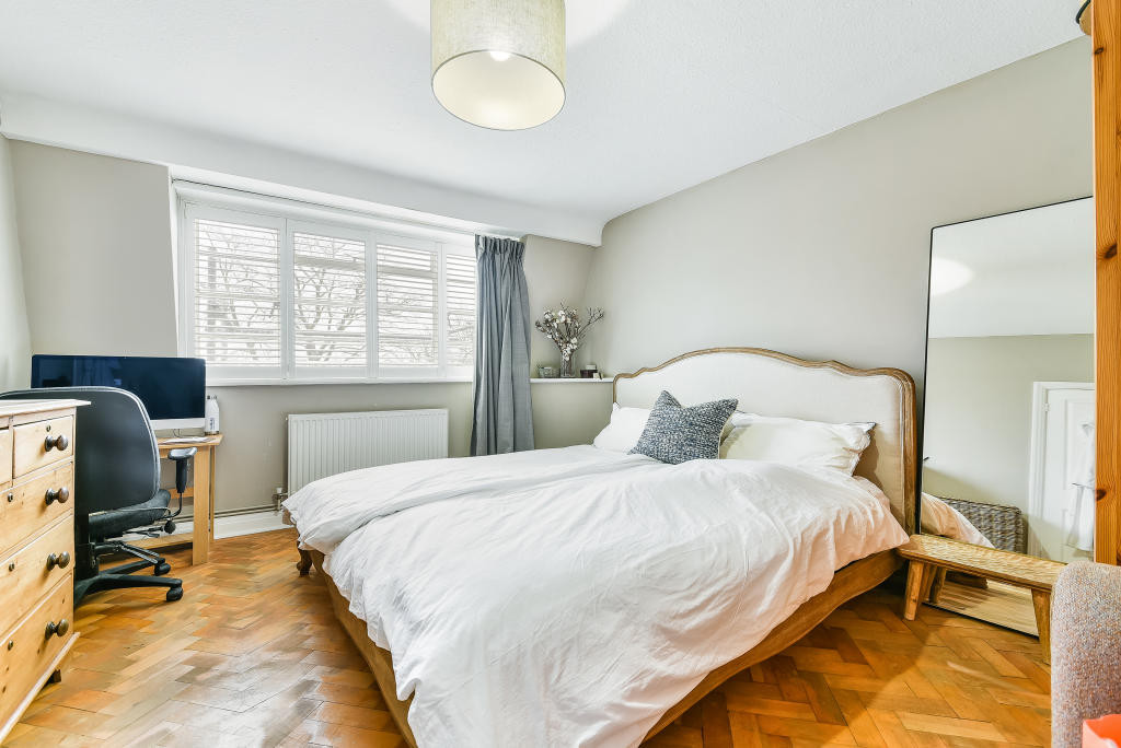 1920's Mansion Block Apartment Putney London