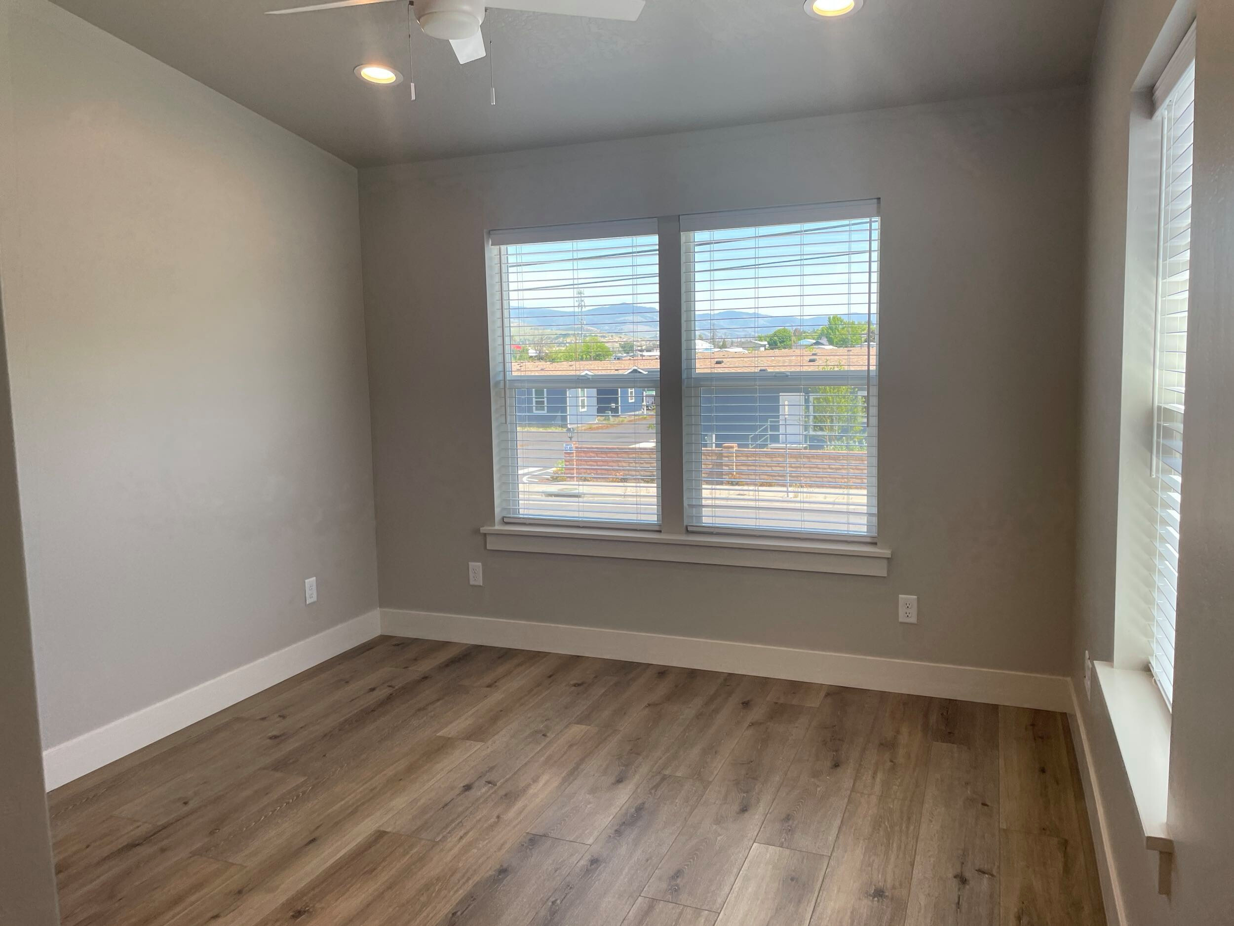 Modern Duplex - Talent