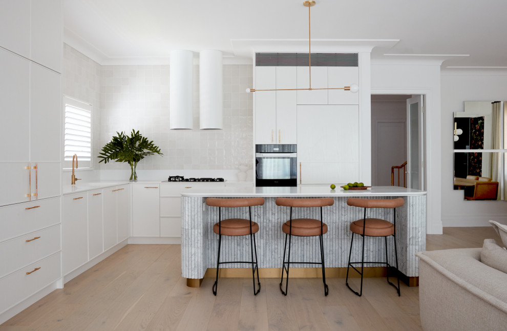 Inspiration for a contemporary kitchen remodel in Sydney