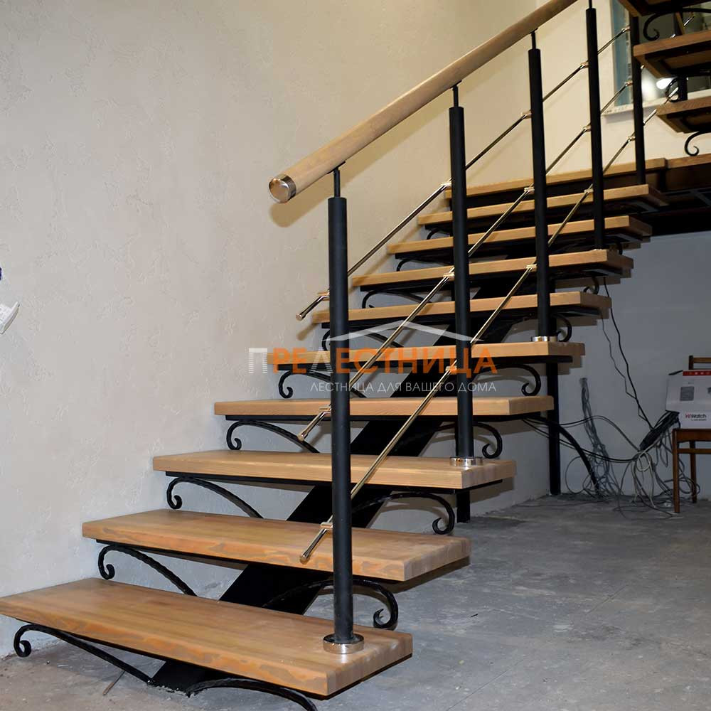 Облицовка металлического каркаса лиственницей