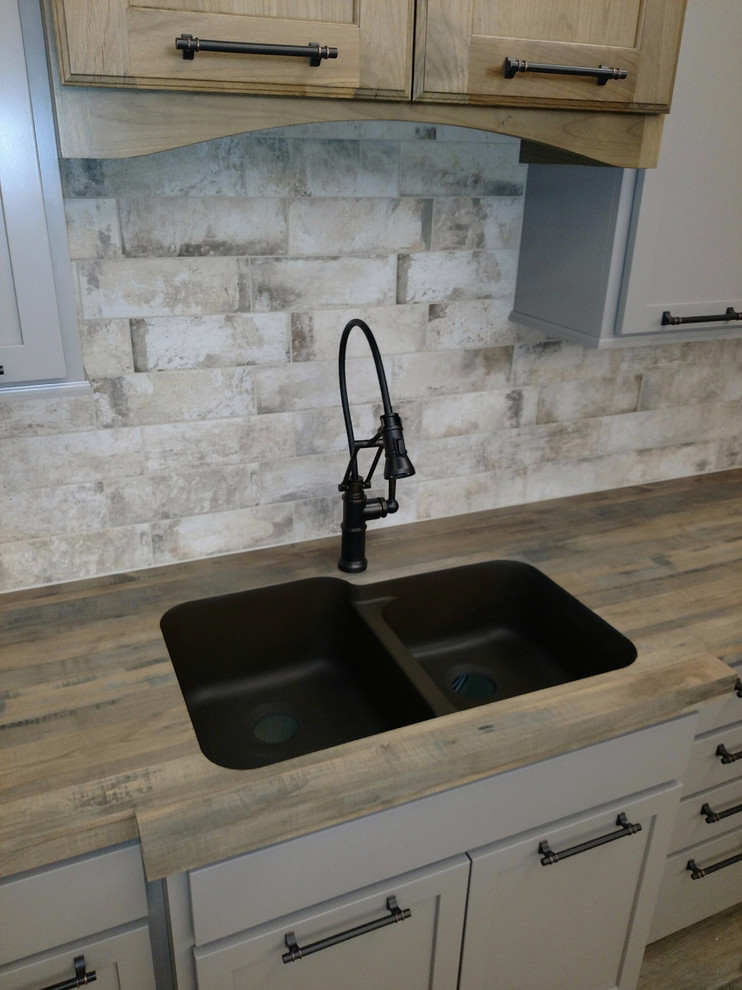 Mountain style kitchen photo in Omaha