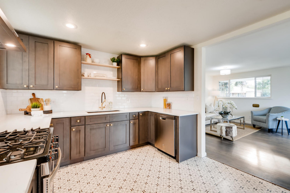 Kitchen - kitchen idea in Denver