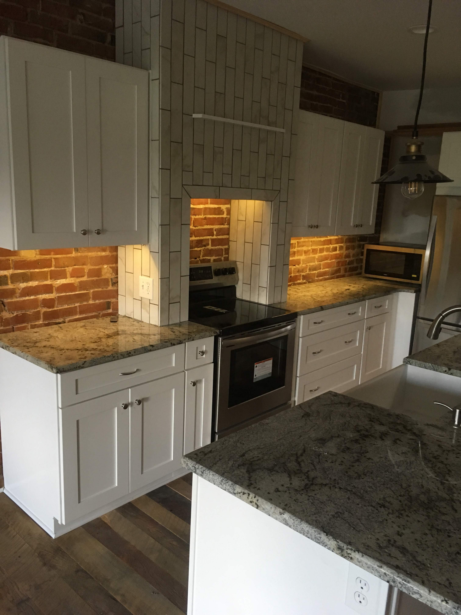 Kitchen photo in Kansas City