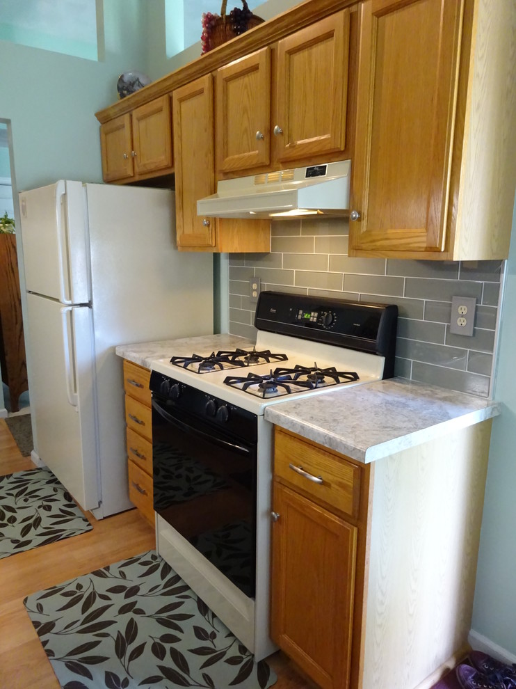 Transitional kitchen photo in Chicago