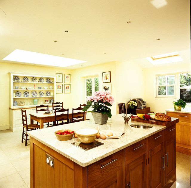 Country Solid Oak Framed Kitchen country-kitchen