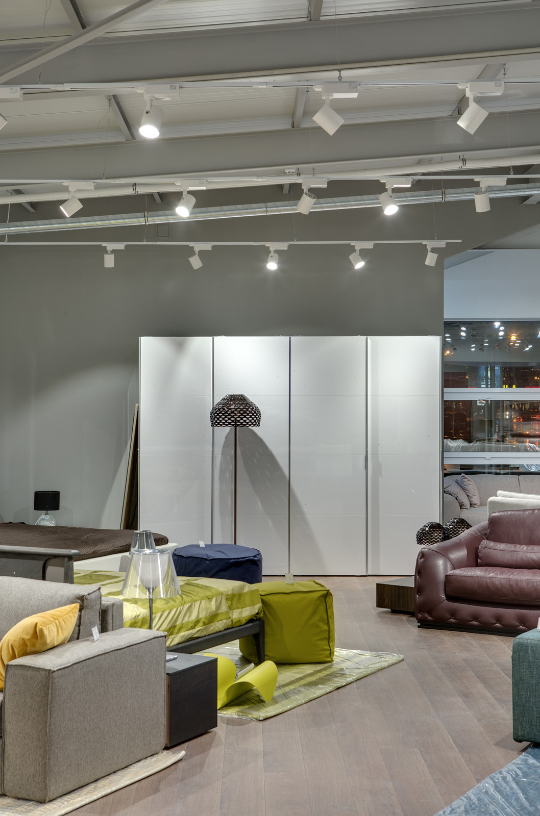 FREEDOM HOUSE — Освещение магазина мебели и декора