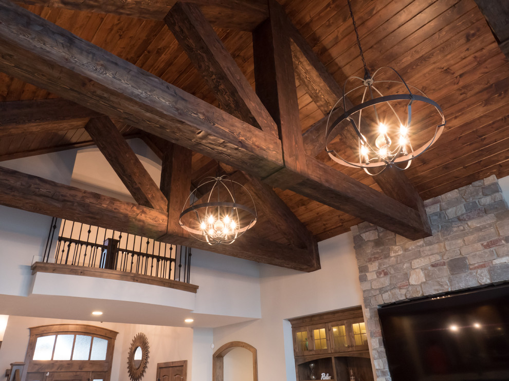 This is an example of a country family room in Grand Rapids.