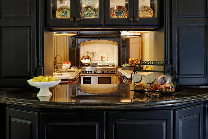 Transitional kitchen photo in Indianapolis