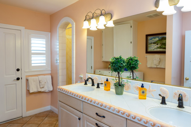 Seaside Classics - Several Examples costero-cuarto-de-bano