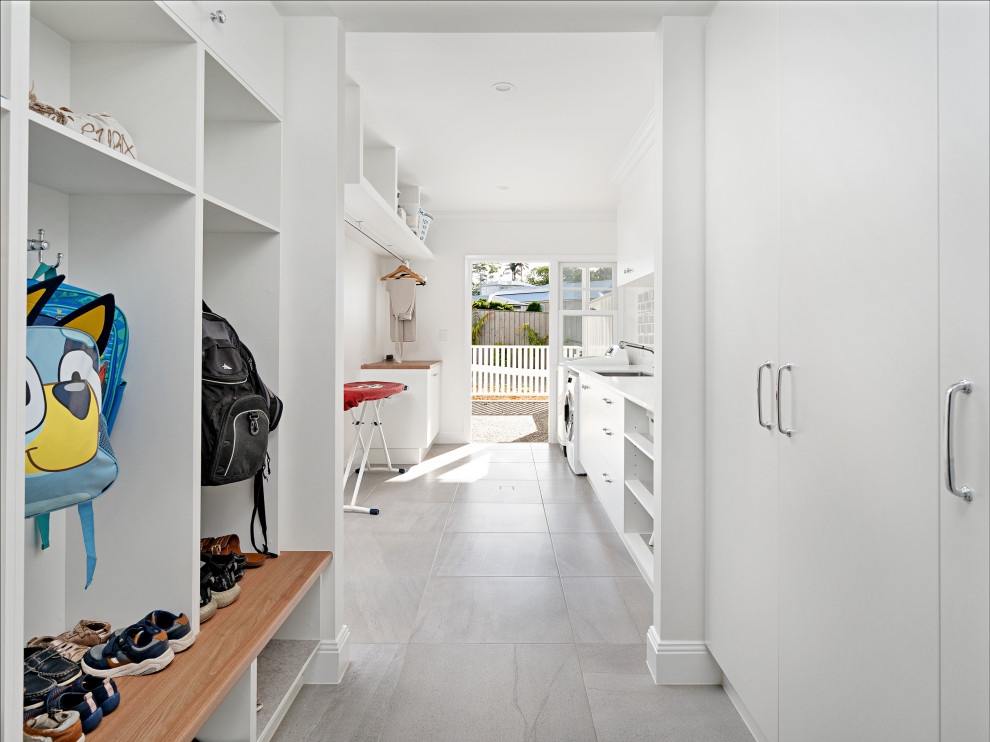 Design ideas for a traditional laundry room in Brisbane.