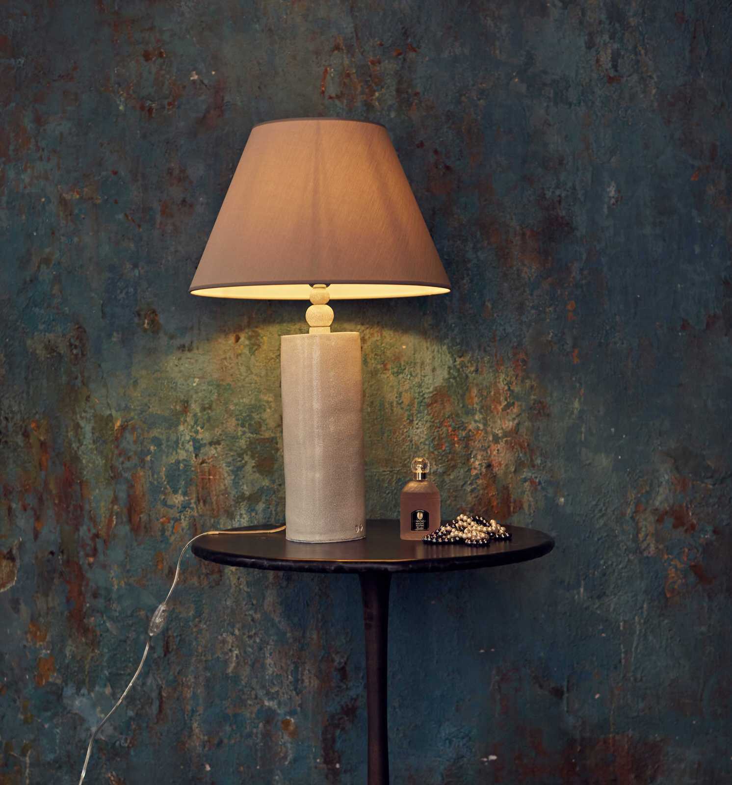 Настольная лампа