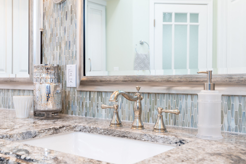 Bathroom - transitional bathroom idea
