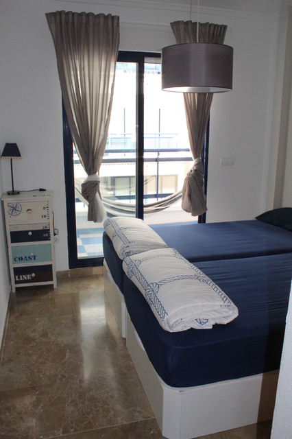 Piso Gand&iacute;a coastal-bedroom