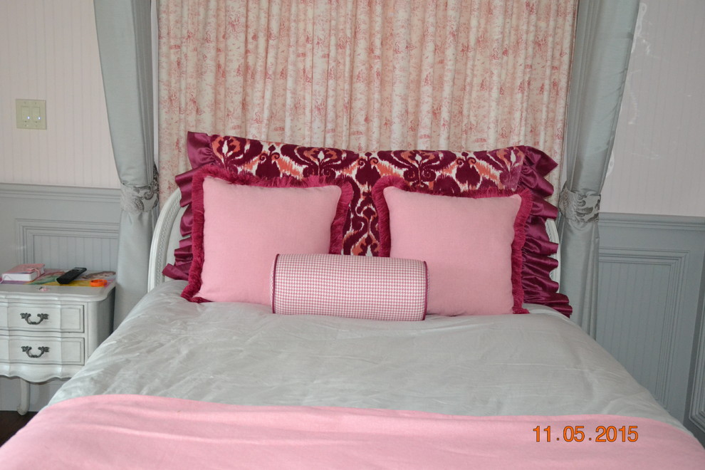 Inspiration for a transitional home design remodel in Dallas