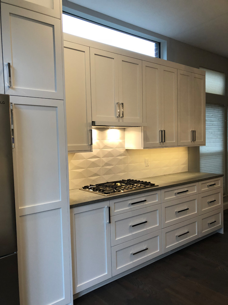Example of a transitional kitchen design in Cincinnati