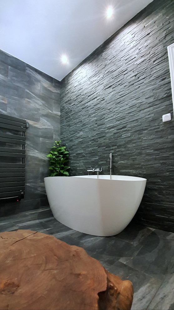 Example of a bathroom design in Clermont-Ferrand