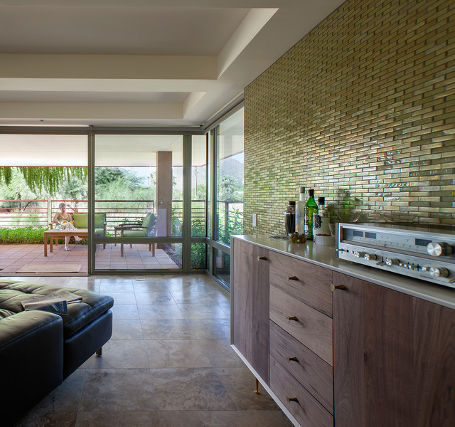 Modern mosaic feature wall moderne-dagligstue