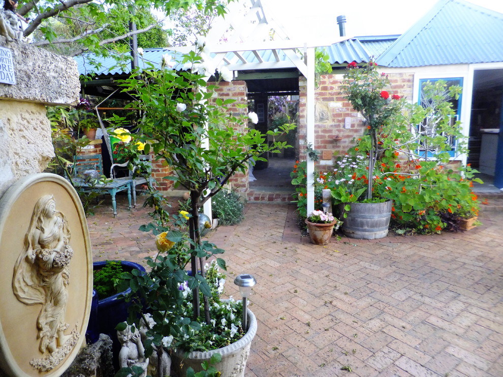 Design ideas for an eclectic garden in Perth.
