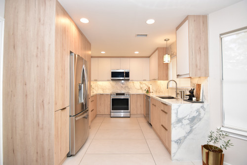 Small Kitchen Remodel Ideas With Stained Wood Cabinets