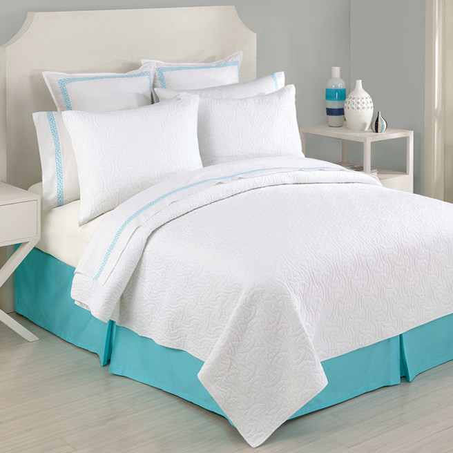 Trina Turk Santorini White Standard Pillow Sham