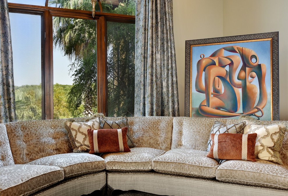 Transitional home design photo in Austin