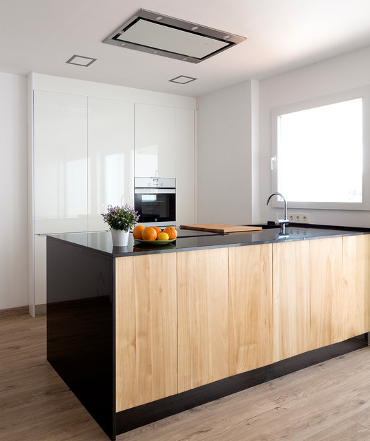 La Reforma De Piedad Y Jose Contemporary Kitchen Valencia