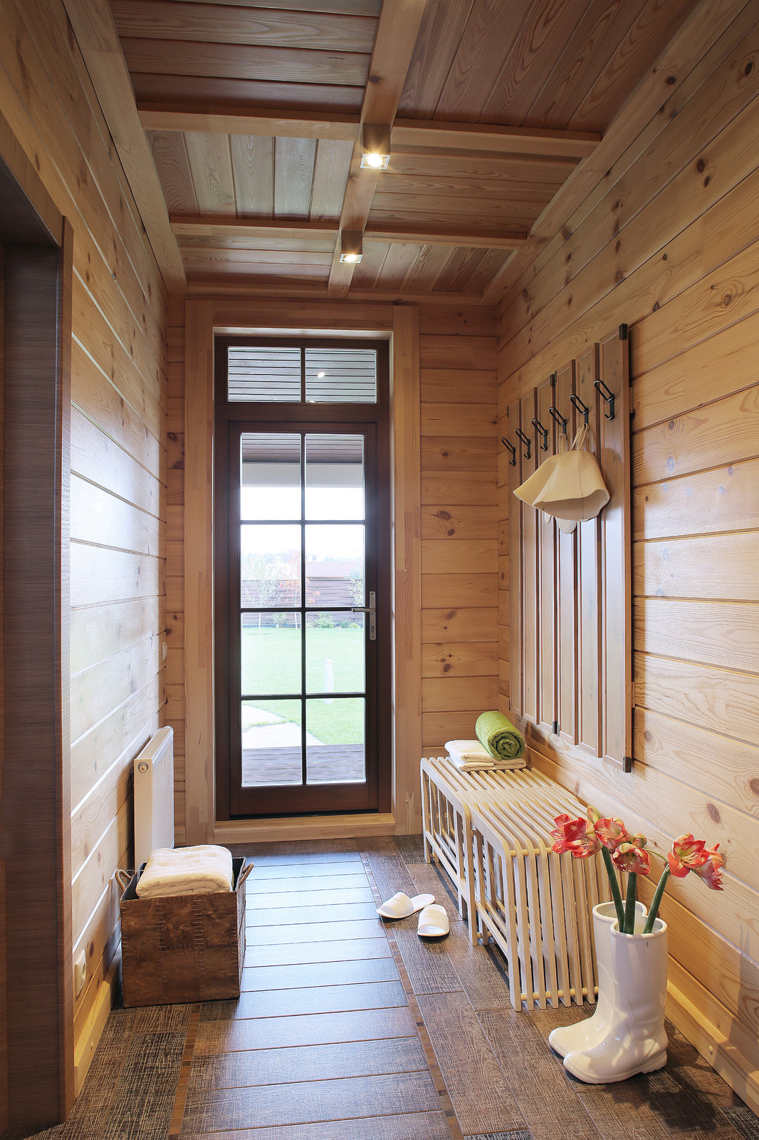 Современный дом из бруса в эко стиле