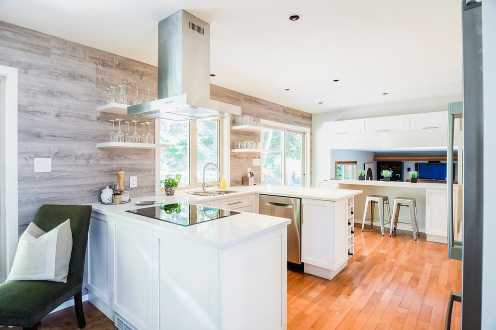 Design ideas for a transitional kitchen in Vancouver.