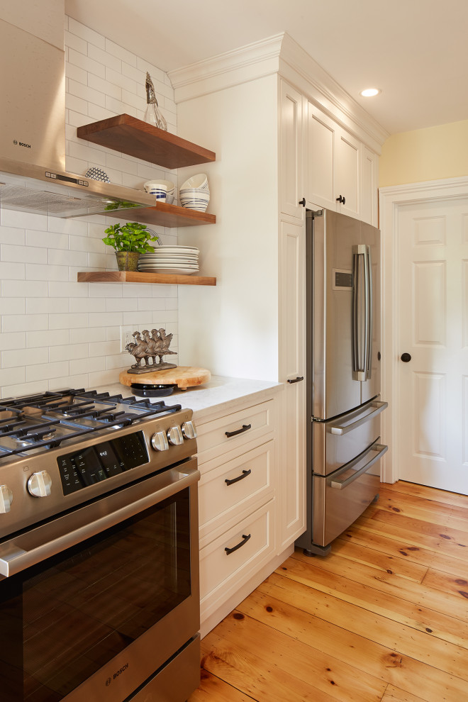 Kitchen - kitchen idea in Boston
