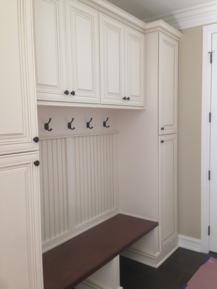 Kitchen - transitional kitchen idea