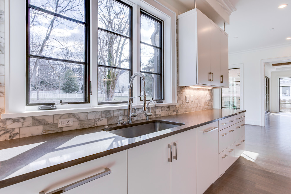 Inspiration for a modern kitchen remodel in Baltimore