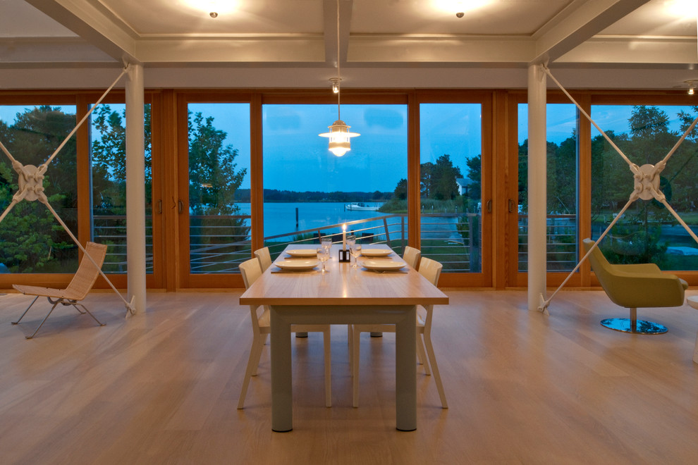 Inspiration for a modern dining room remodel in DC Metro