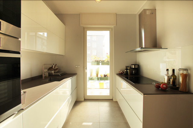 appartamento in grigio modern-kueche