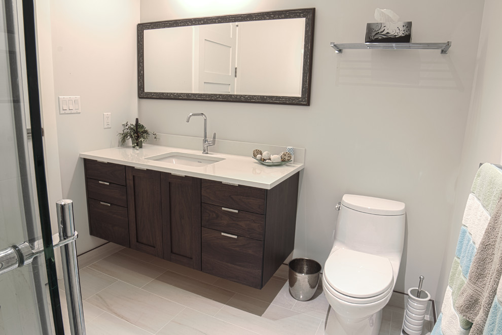 Inspiration for a transitional home design remodel in Toronto