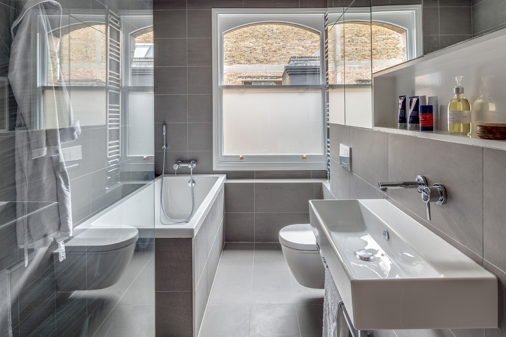 Photo of a contemporary bathroom in London.