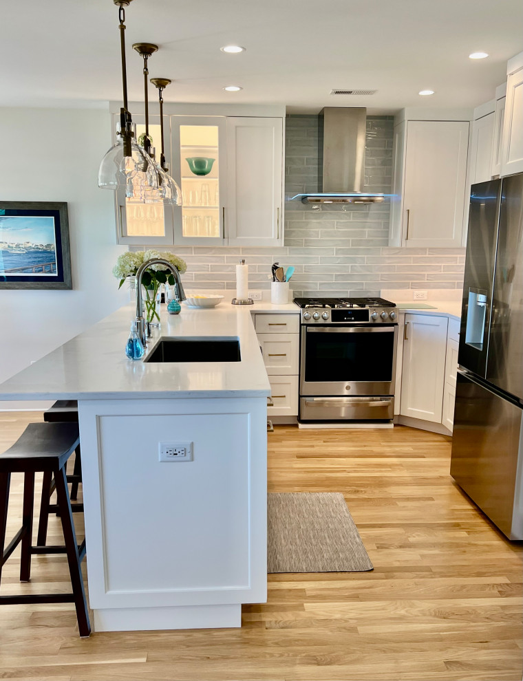 Kitchen - coastal kitchen idea