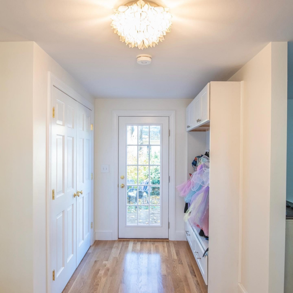 Design ideas for a transitional mudroom in Providence.