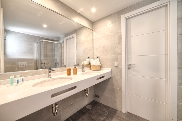 Villa Jazmines 13B coastal-bathroom
