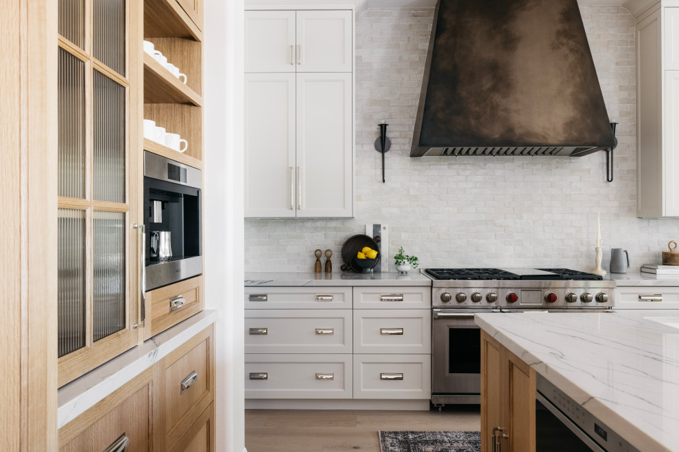 Example of a transitional kitchen design in Phoenix